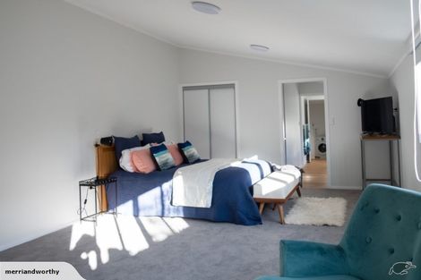 Photo of property in 15 Old Lake Road, Narrow Neck, Auckland, 0624