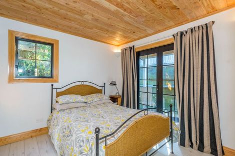 Photo of property in 69 Oxford Street, Lyttelton, 8082