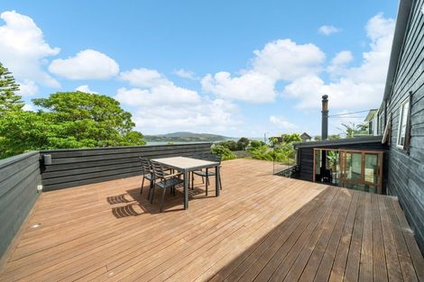 Photo of property in 6 The Track, Plimmerton, Porirua, 5026