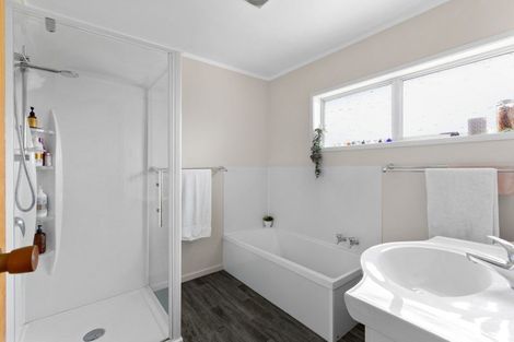 Photo of property in 1068 Whangaparaoa Road, Tindalls Beach, Whangaparaoa, 0930