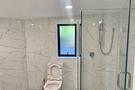 Photo of property in 33 Diana Drive, Glenfield, Auckland, 0627