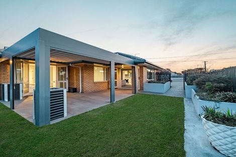 Photo of property in 112 Gayhurst Road, Dallington, Christchurch, 8061