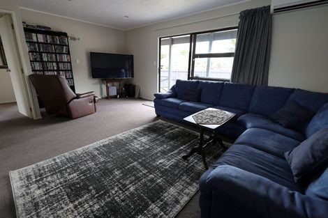 Photo of property in 4/7 Settlement Road, Papakura, 2110
