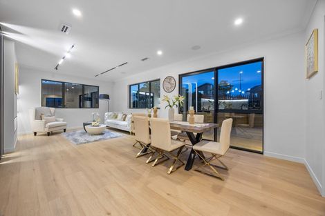 Photo of property in 2 Laurel Drive, Rosehill, 2113