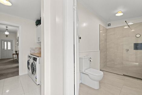 Photo of property in 48 Devon Street, Picton, 7220