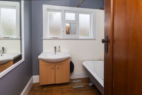 Photo of property in 100 Shakespeare Road, Waltham, Christchurch, 8023