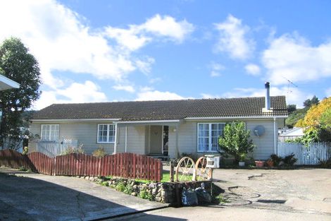 Photo of property in 8 Maoribank Grove, Brown Owl, Upper Hutt, 5018