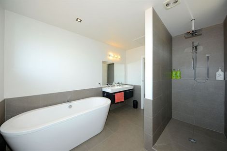 Photo of property in 8 Strathean Avenue, Avonhead, Christchurch, 8042