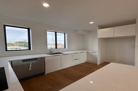 Photo of property in 2/2a Cambridge Road, Manurewa, Auckland, 2102