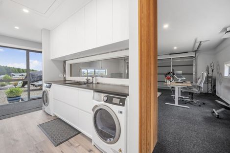 Photo of property in 20 Lancewood Way, Kinloch, Taupo, 3377