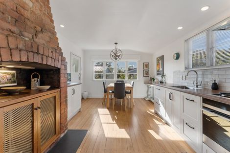 Photo of property in 9 Mayfair Place, Westown, New Plymouth, 4310