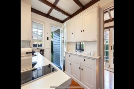 Photo of property in 379a Devonport Road, Tauranga South, Tauranga, 3112