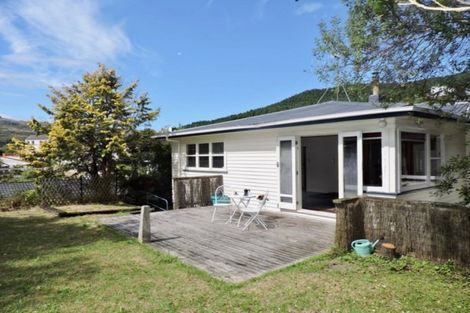 Photo of property in 89 Redwood Avenue, Tawa, Wellington, 5028