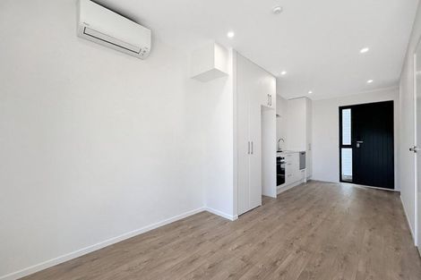 Photo of property in 1/2 Riversdale Road, Avondale, Auckland, 1026