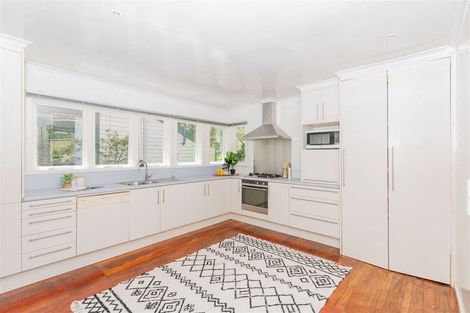 Photo of property in 11 Glen Road, Kelburn, Wellington, 6012