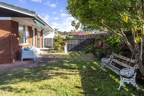 Photo of property in 2/3 Jern Place, Eastern Beach, Auckland, 2012