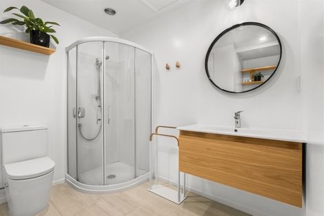 Photo of property in 43 Pleasant Road, Glen Eden, Auckland, 0602