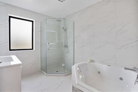 Photo of property in 4 Matahae Drive, Flat Bush, Auckland, 2019