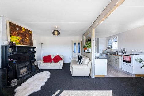Photo of property in 4 Marie Crescent, Te Atatu South, Auckland, 0610