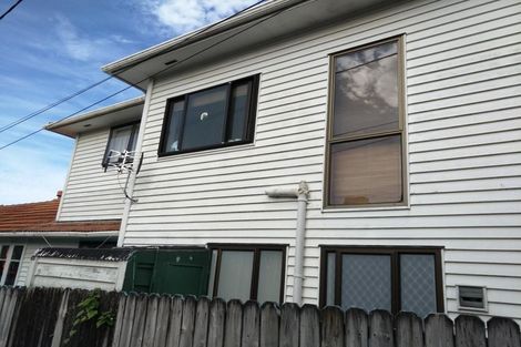 Photo of property in 6 Beaubank Road, Kelston, Auckland, 0602