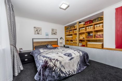 Photo of property in 7 Mcleod Street, Helensville, 0800