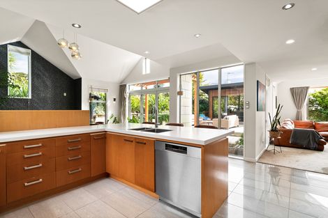 Photo of property in 11 Holyport Close, Fairfield, Dunedin, 9018