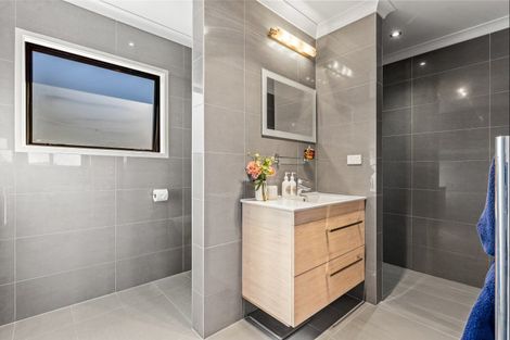 Photo of property in 2 Wonderview Road, Leigh, 0985