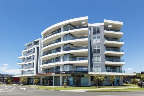 Photo of property in Bella Vista, 2d/84 Gunner Drive, Te Atatu Peninsula, Auckland, 0610