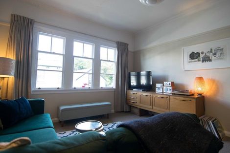 Photo of property in 2/332 Tinakori Road, Thorndon, Wellington, 6011