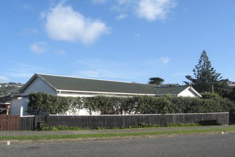 Photo of property in 2 John Street, Titahi Bay, Porirua, 5022