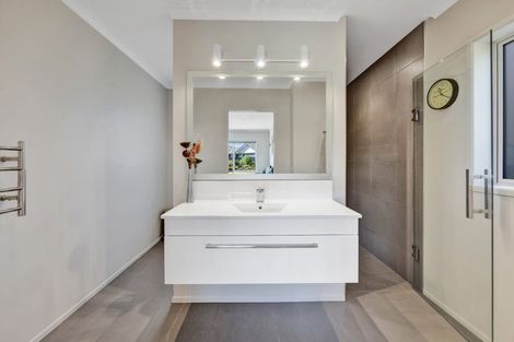 Photo of property in 1 Elizabeth Grove, Stratford, 4332