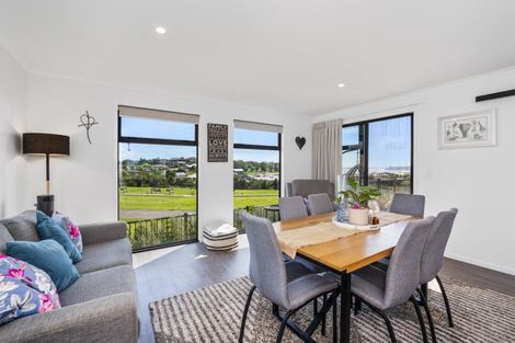 Photo of property in 31 Ridge Drive, Omokoroa, 3114