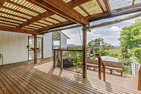 Photo of property in 81 College Road, Northcote, Auckland, 0627