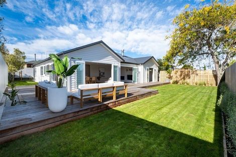 Photo of property in 49a Napier Road, Havelock North, 4130