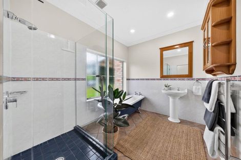 Photo of property in 154 Awa Road, Kumeu, 0891