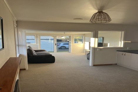 Photo of property in 7 Baring Terrace, Strandon, New Plymouth, 4312