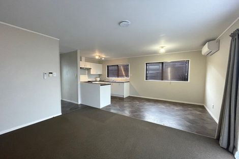 Photo of property in 2/25 Melleray Place, Randwick Park, Auckland, 2105