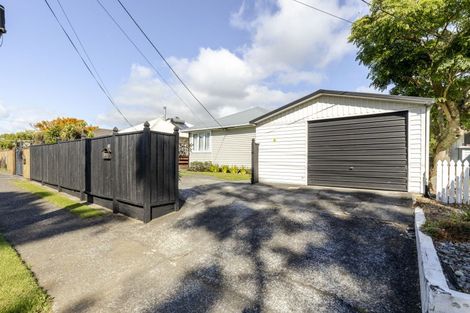 Photo of property in 412 Carrington Street, Upper Vogeltown, New Plymouth, 4310