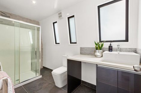 Photo of property in 1/17 Ribblesdale Road, Henderson, Auckland, 0612