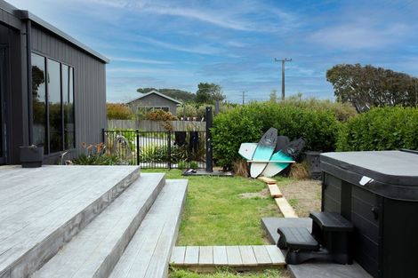 Photo of property in 35 Paetawa Road, Peka Peka, Waikanae, 5391