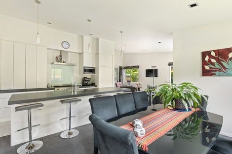 Photo of property in 58d Gilbert Street, New Plymouth, 4310