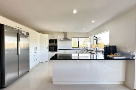 Photo of property in 4/6 Honeysuckle Lane, Mairangi Bay, Auckland, 0630