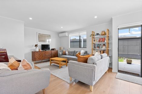 Photo of property in 2/26 Landscape Road, Papatoetoe, Auckland, 2025