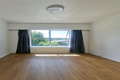 Photo of property in 2/20 Nigel Road, Browns Bay, Auckland, 0630