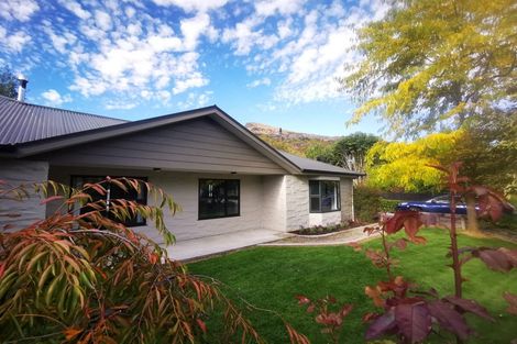 Photo of property in 10 Innes Place, Arrowtown, 9302