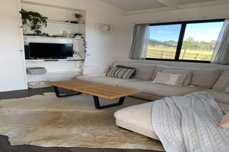 Photo of property in 83 Whitford Park Road, Whitford, Manurewa, 2576