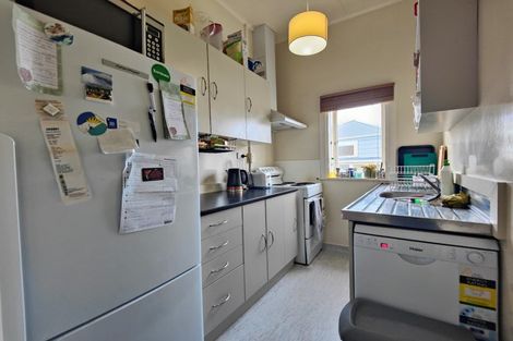 Photo of property in 71 Nairn Street, Mount Cook, Wellington, 6011