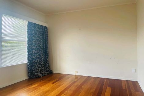 Photo of property in 2/43 Shakespeare Road, Milford, Auckland, 0620