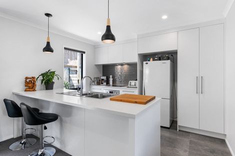 Photo of property in 310a Lakes Boulevard, Pyes Pa, Tauranga, 3112