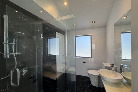 Photo of property in 16 Bucklands Beach Road, Bucklands Beach, Auckland, 2012